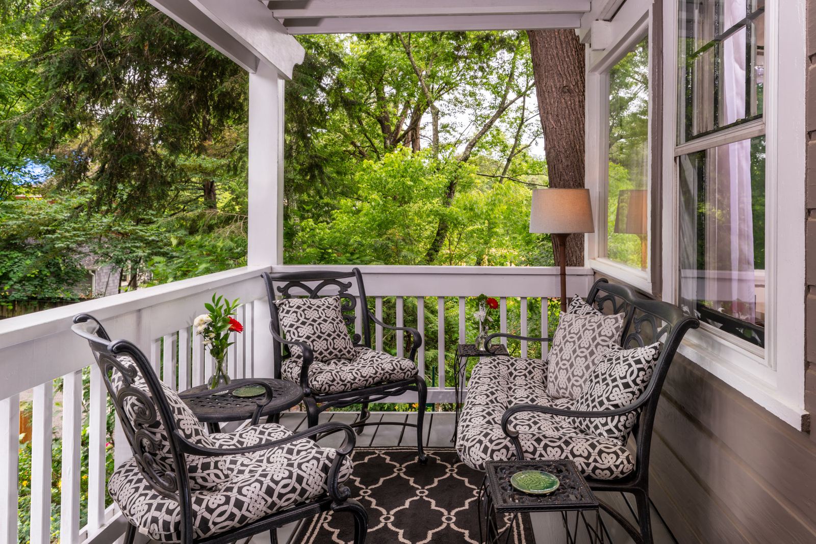 Eaton Square Suite private terrace at Abbington Green