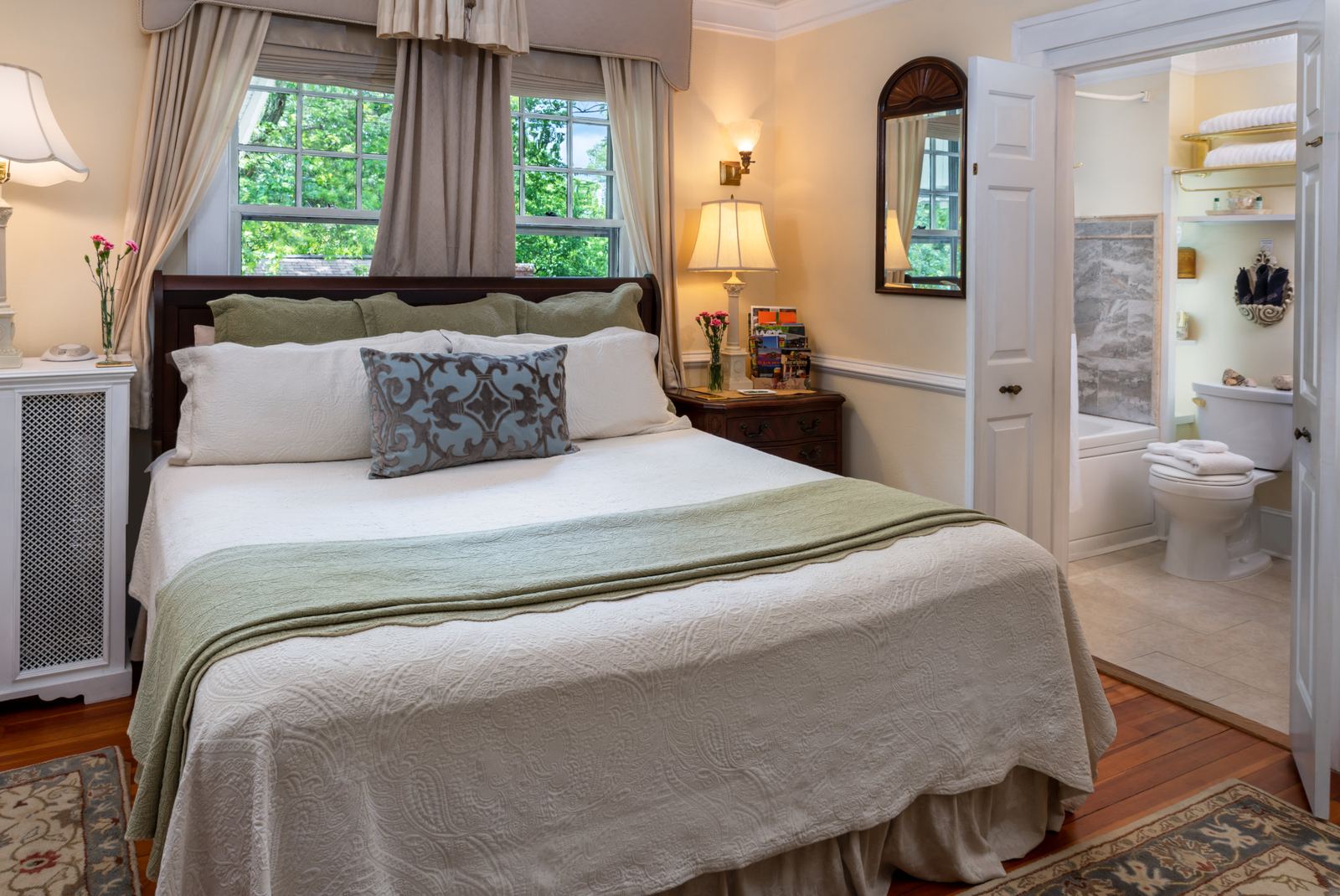 Queen Mary's Garden room at Abbington Green